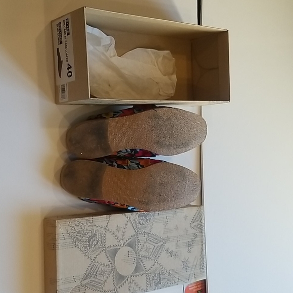 Shoes - Picture 2 of 2